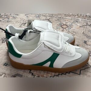 No Boundaries Women’s Fashion Sneakers in White, Green, and Gray